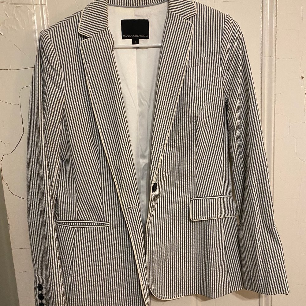 New Banana Republic Women's Seersucker Blazer *Size 6*